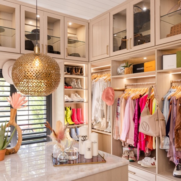 Meet your Posher, Mina - Picture 1 of 1